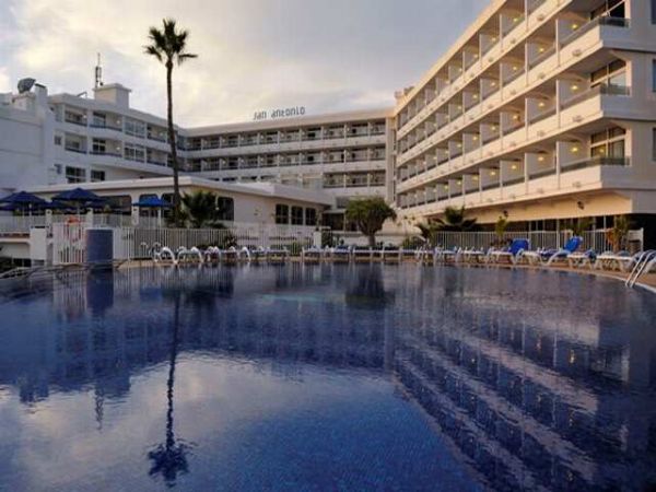 ../../holiday-hotels/?HolidayID=164&HotelID=191&HolidayName=Spain+%2D+Canary+Islands-Spain+%2D++Canary+Islands+%2D+Lanzarote+%2D+The+Intriguing+Island+-&HotelName=Hotel+San+Antonio">Hotel San Antonio